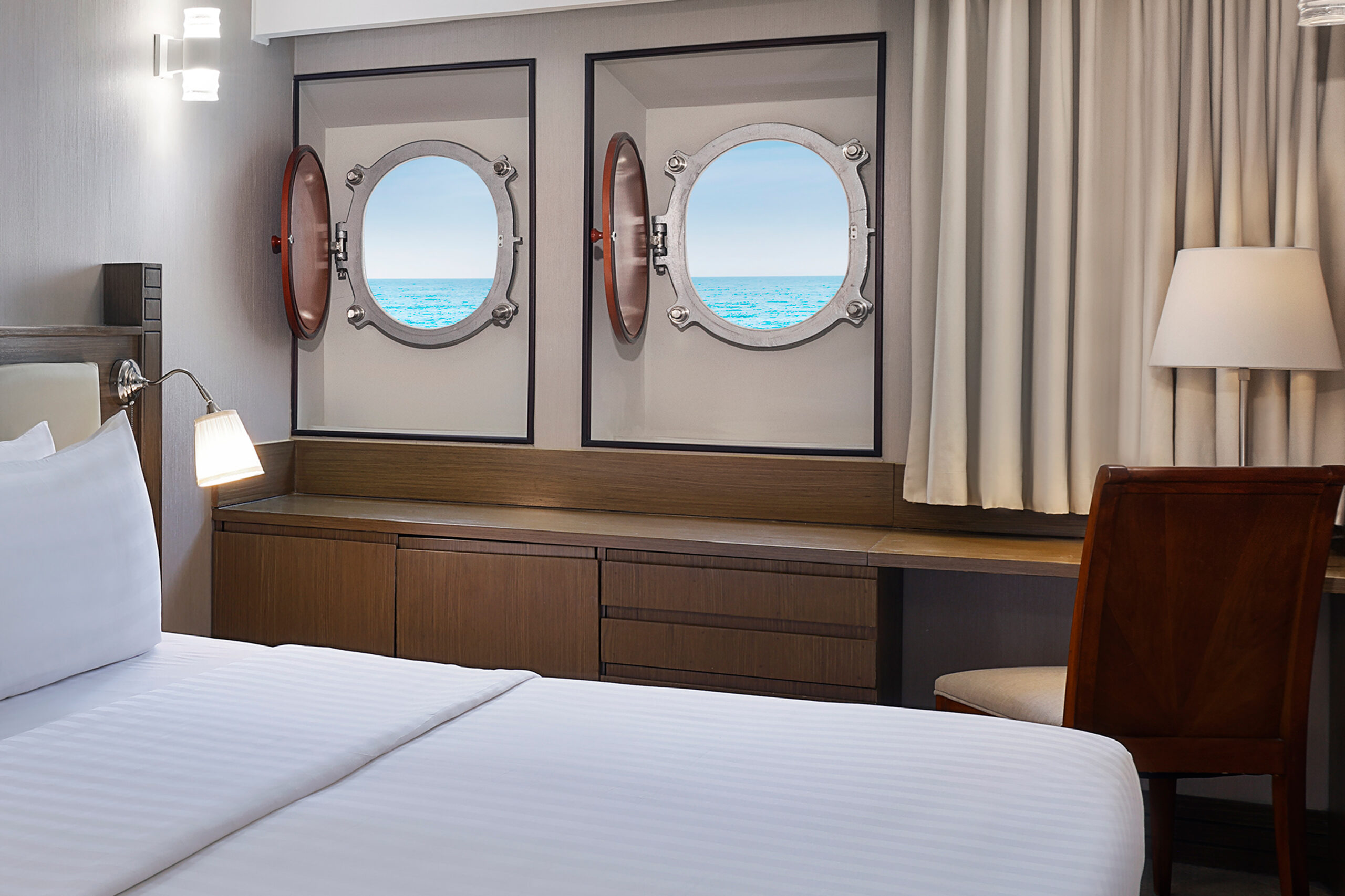 Classic Hotel Room in Dubai Queen Elizabeth 2, Floating Hotel